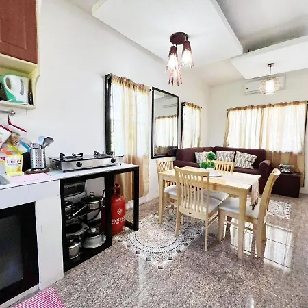 Beach Resorts Walking Distance To The Town House Davao Exterior photo