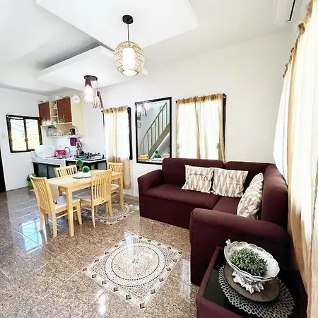 Beach Resorts Walking Distance To The Town House Davao Exterior photo