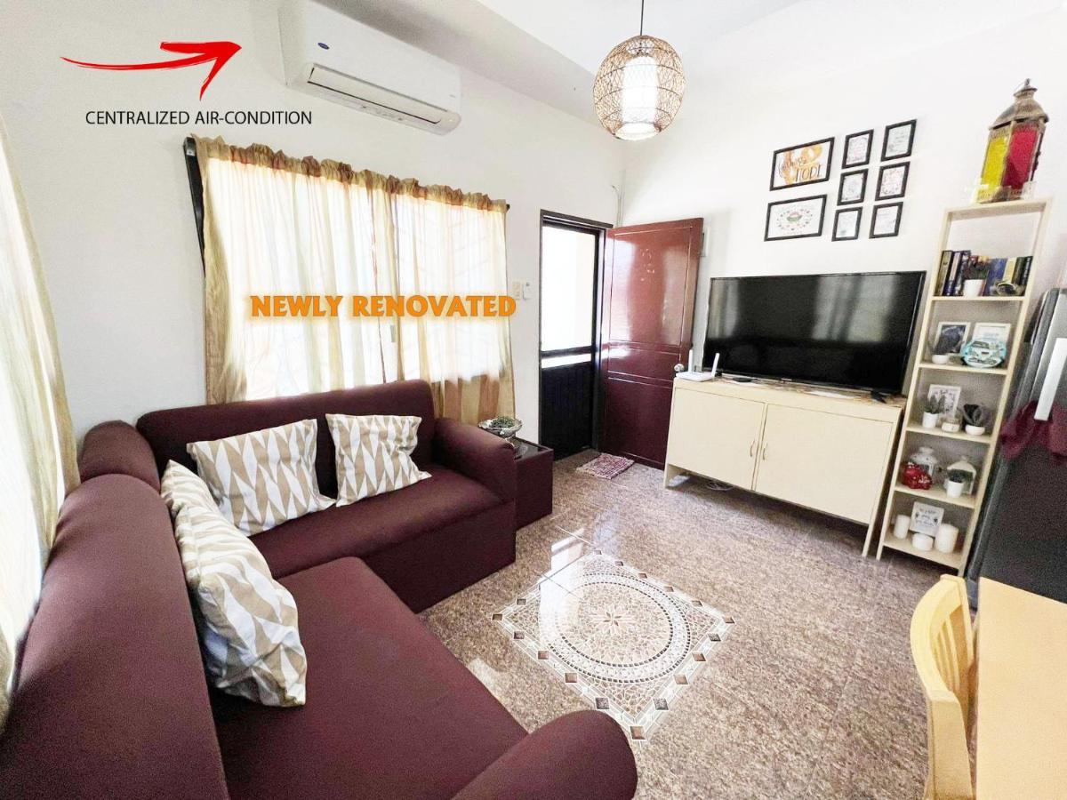 Walking Distance To The Town House Holiday home Davao